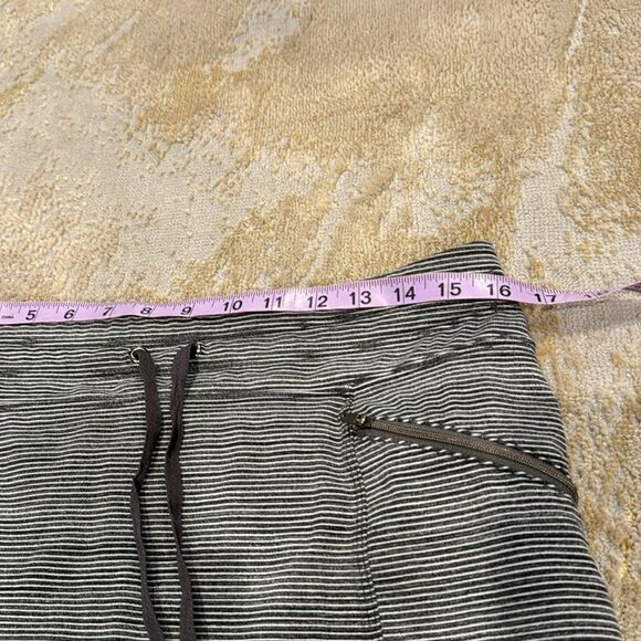 Athleta Womens Metro STRIPE Skort Skirt Shorts medium Gray Heather Active EUC - Picture 7 of 8